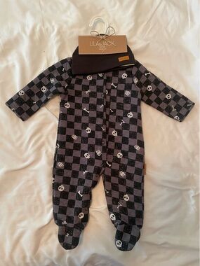 Lila And Jack Halloween One Piece Snap Button Footed Sleeper Size baby 6-9m
